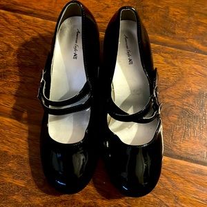 Basically brand new black shoe
